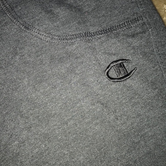 CHAMPION Sweats - Picture 2 of 3